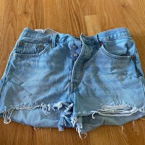 Levi High Waisted Shorts 501